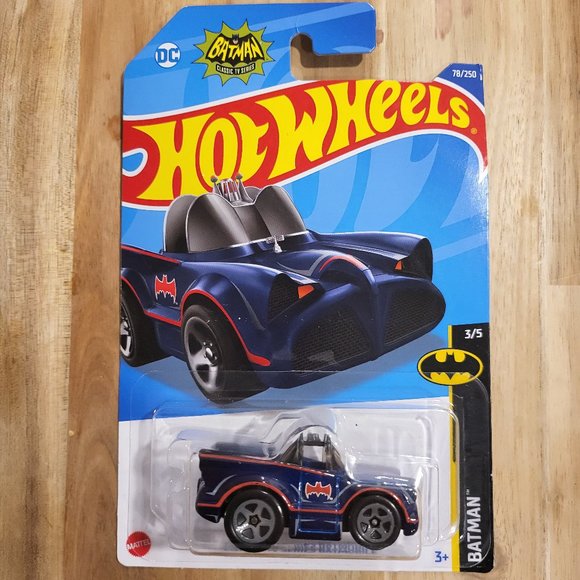 HOT WHEELS BATMAN BATMOBILE - Picture 1 of 2